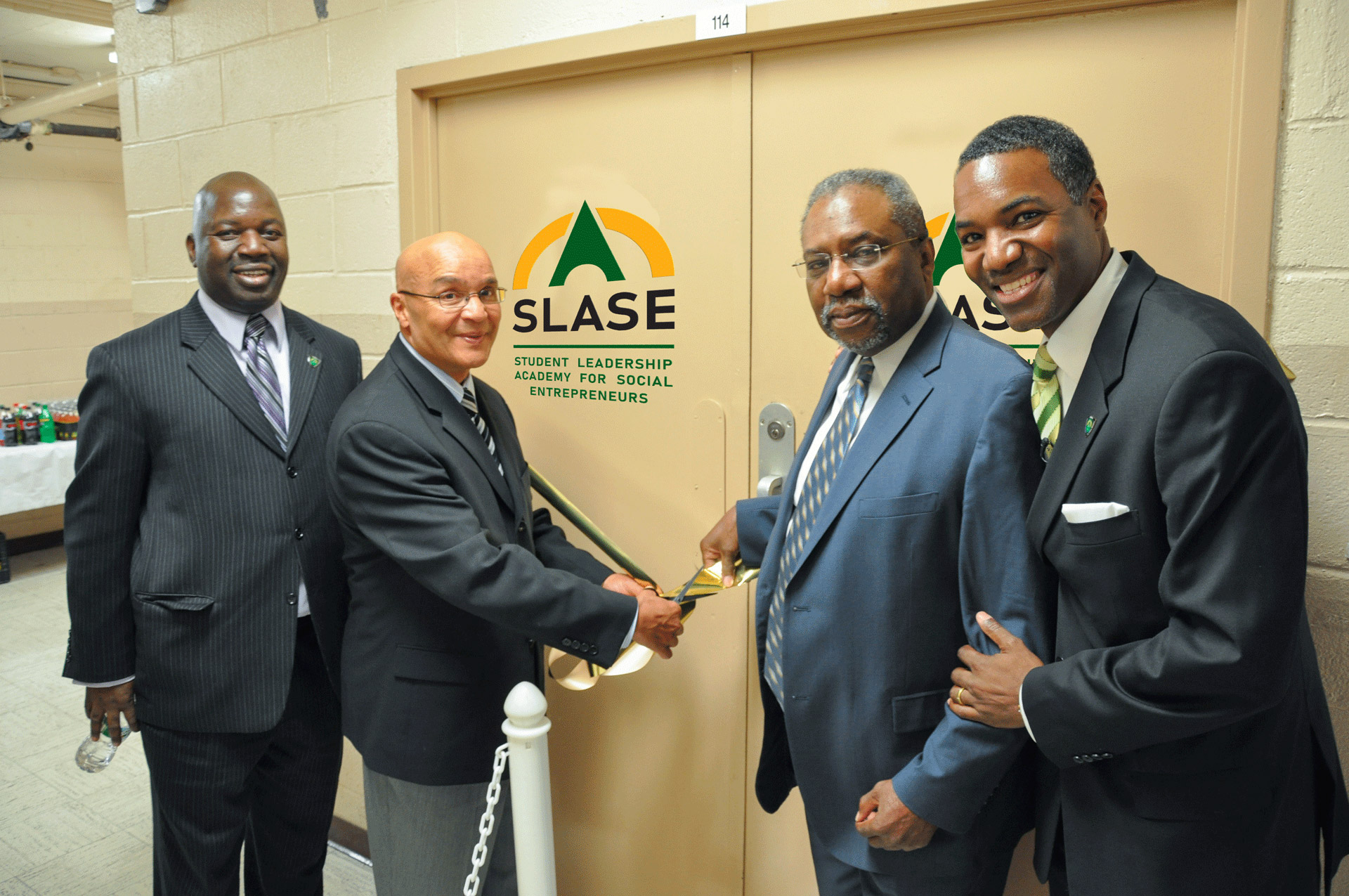 ribbon cutting ceremony